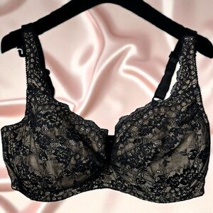 Frederick’s of Hollywood Black and Tan Lace Sexy Feminine Burlesque Bra 42F